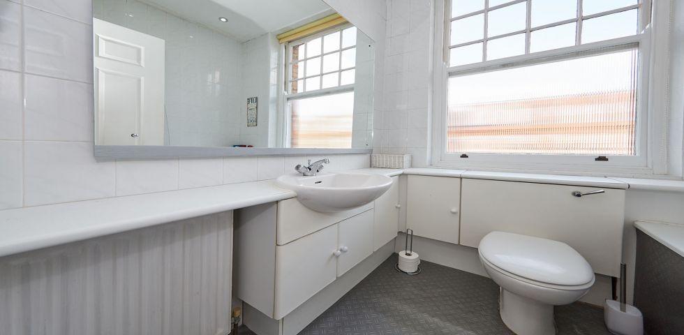 			3 Bedroom, 1 bath, 1 reception Flat			 Aberdare Gardens, WEST HAMPSTEAD